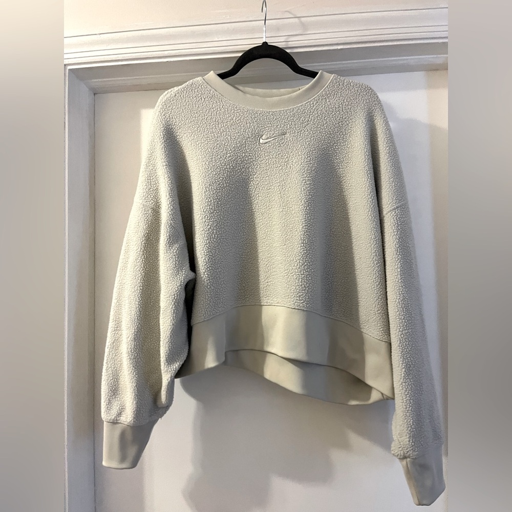 Nike oversized cropped sweatshirt